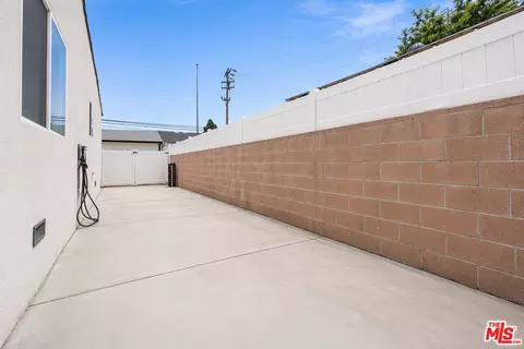 Exterior - 10554 Lanark St, Sun Valley, CA 91352 photo 8 of 11