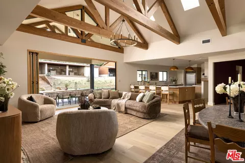 Living - 3033 Clarmeya Ln, Pasadena, CA 91107 photo 1 of 5