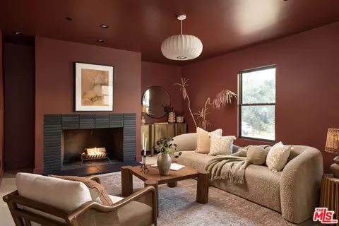 Living - 3033 Clarmeya Ln, Pasadena, CA 91107 photo 3 of 5