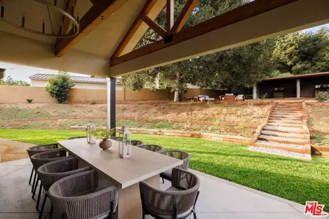 Exterior - 3033 Clarmeya Ln, Pasadena, CA 91107 photo 6 of 8