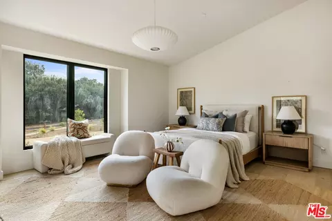 Bedroom - 3033 Clarmeya Ln, Pasadena, CA 91107 photo 2 of 3