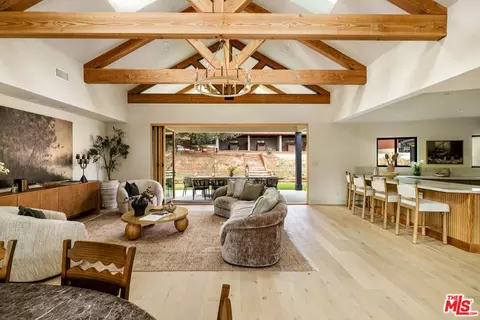 Living - 3033 Clarmeya Ln, Pasadena, CA 91107 photo 5 of 5