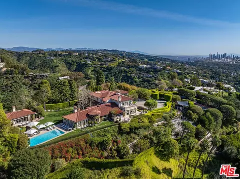 1309 Davies Dr, Beverly Hills, CA 90210