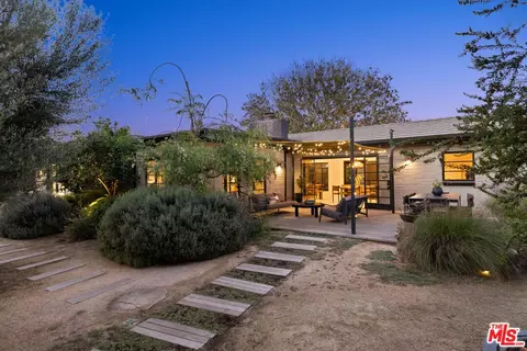 4241 Campbell Dr, Los Angeles, CA 90066