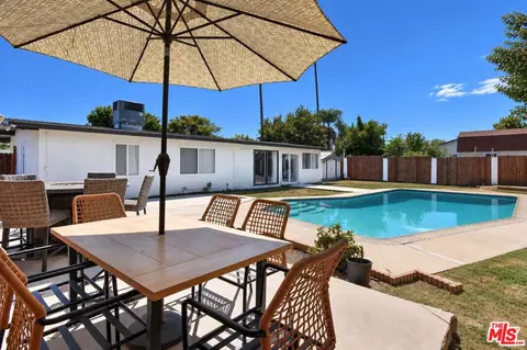 19447 Elkwood St, Reseda, CA 91335