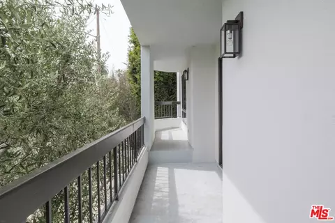9033 Vista Grande St #3, West Hollywood, CA 90069