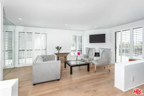 9033 Vista Grande St #2, West Hollywood, CA 90069