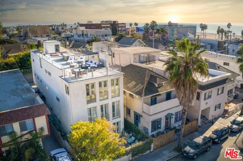 46 Rose Ave, Venice, CA 90291