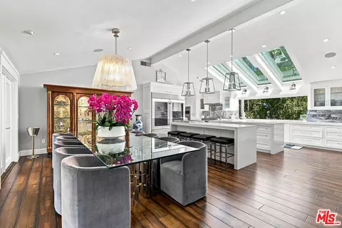 3235 Oakdell Ln, Studio City, CA 91604