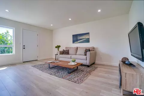 Living - 1512 Sherman Pl, Long Beach, CA 90804 photo 3 of 4