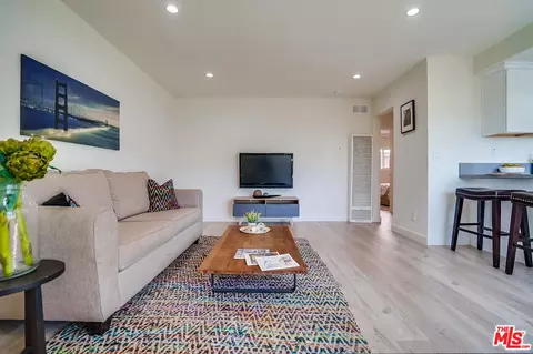Living - 1512 Sherman Pl, Long Beach, CA 90804 photo 1 of 4