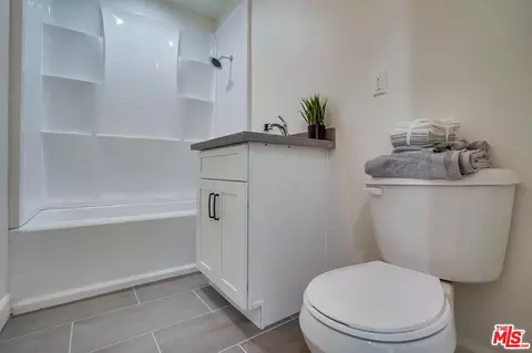 Bath - 1512 Sherman Pl, Long Beach, CA 90804 photo 1 of 3