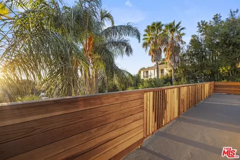 Exterior - 10941 Cardamine Pl, Tujunga, CA 91042 photo 5 of 8