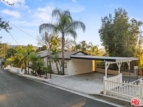 Exterior - 10941 Cardamine Pl, Tujunga, CA 91042 photo 2 of 8