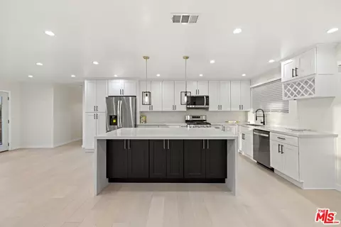 Kitchen - 10941 Cardamine Pl, Tujunga, CA 91042 photo 3 of 3