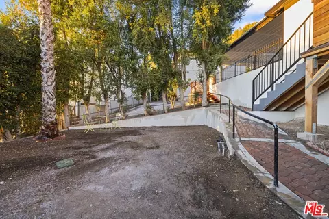 Exterior - 10941 Cardamine Pl, Tujunga, CA 91042 photo 3 of 8