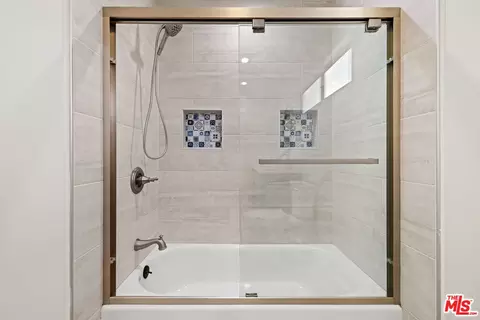 Bath - 10941 Cardamine Pl, Tujunga, CA 91042 photo 2 of 4