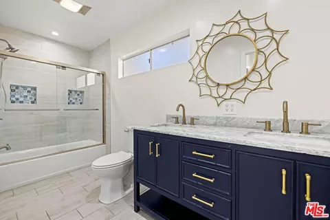 Bath - 10941 Cardamine Pl, Tujunga, CA 91042 photo 1 of 4