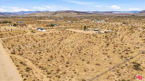 View/Area - 56133 Jesse Rd, Landers, CA 92285 photo 9 of 12