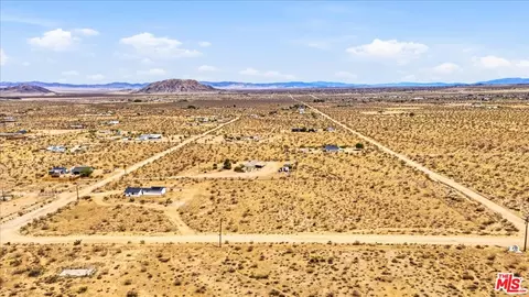 View/Area - 56133 Jesse Rd, Landers, CA 92285 photo 5 of 12