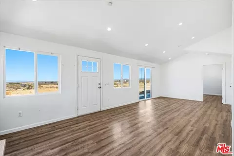 Living - 56133 Jesse Rd, Landers, CA 92285 photo 1 of 2