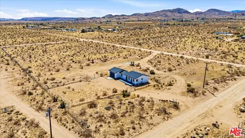 View/Area - 56133 Jesse Rd, Landers, CA 92285 photo 3 of 12