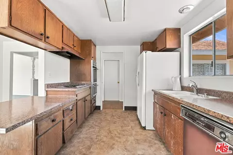 Kitchen - 19431 Scobey Ave, Carson, CA 90746 photo 1 of 1