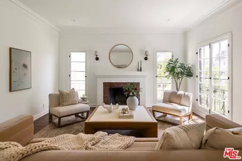 1106 S Cochran Ave, Los Angeles, CA 90019
