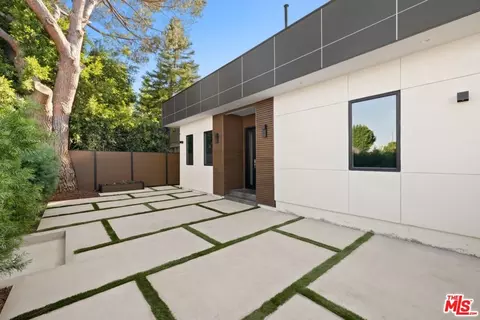 647 N Stanley Ave, Los Angeles, CA 90036