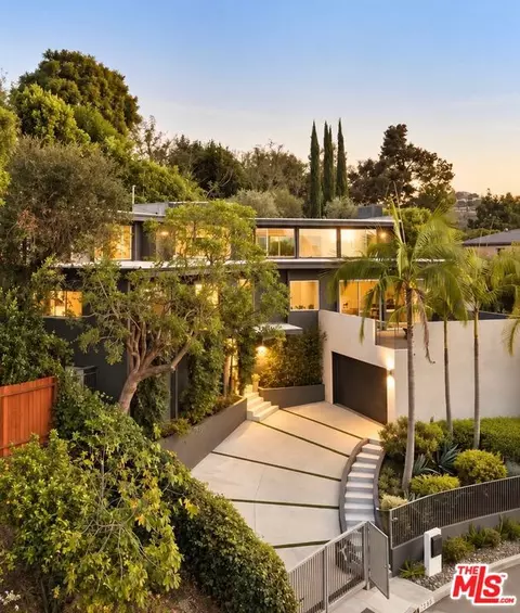 3396 Tareco Dr, Los Angeles, CA 90068