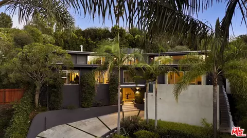 3396 Tareco Dr, Los Angeles, CA 90068