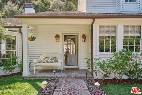 1827 N Beverly Dr, Beverly Hills, CA 90210