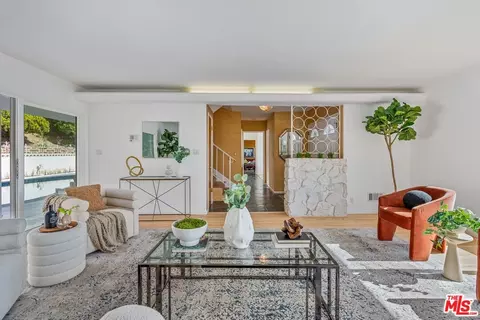 4799 Bonvue Ave, Los Angeles, CA 90027