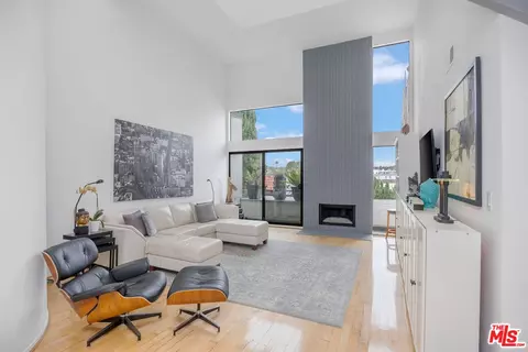 11982 Kiowa Ave #307, Los Angeles, CA 90049