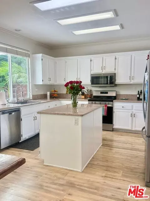 Kitchen - 43033 Manchester Ct, Temecula, CA 92592 photo 3 of 3
