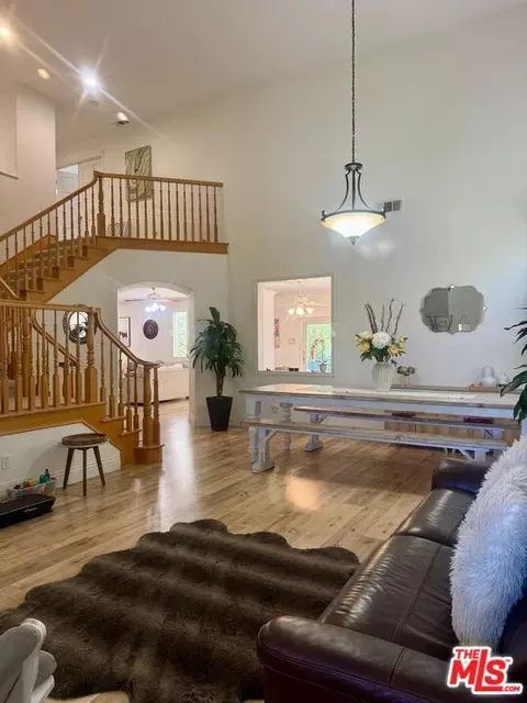 Entry Way - 43033 Manchester Ct, Temecula, CA 92592 photo 2 of 5