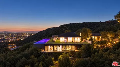 2402 Carman Crest Dr, Los Angeles, CA 90068