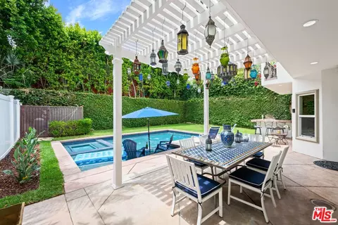 5419 Tampa Ave, Tarzana, CA 91356