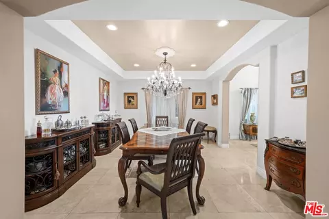 5419 Tampa Ave, Tarzana, CA 91356