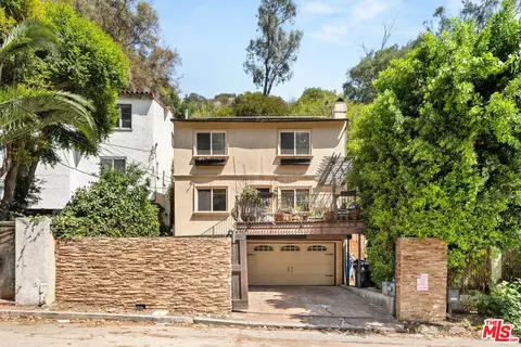 2132 Laurel Canyon Blvd, Los Angeles, CA 90046