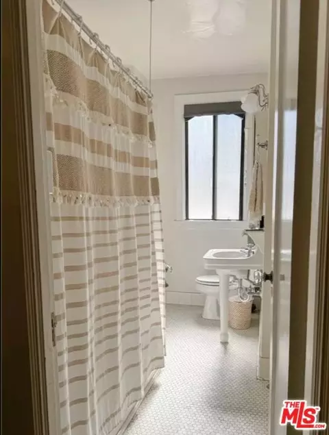 Bath - 315 W 3rd St #203, Long Beach, CA 90802 photo 4 of 4