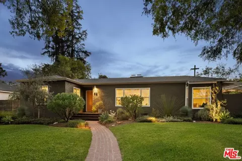 93 S Daisy Ave, Pasadena, CA 91107