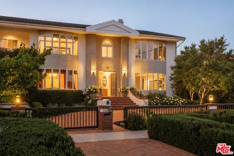143 Marguerita Ave, Santa Monica, CA 90402
