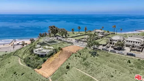 15215 Friends St, Pacific Palisades, CA 90272