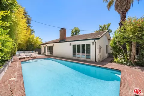 16141 Dickens St, Encino, CA 91436