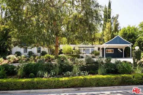 17942 Karen Dr, Encino, CA 91316