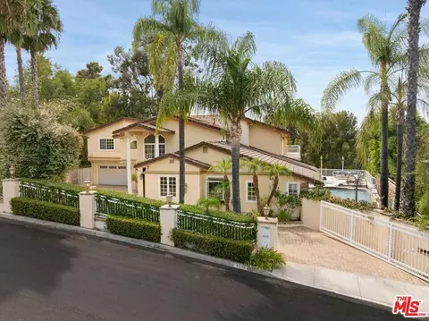 4615 White Oak Pl, Encino, CA 91316