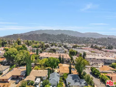 View/Area - 7069 Apperson St, Tujunga, CA 91042 photo 4 of 7
