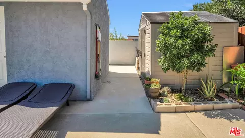 Exterior - 7069 Apperson St, Tujunga, CA 91042 photo 6 of 15