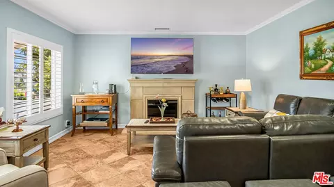 Living - 7069 Apperson St, Tujunga, CA 91042 photo 1 of 3
